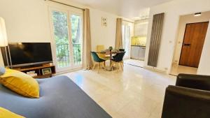 Appartement A SAINT DES PRES EN PLEIN COEUR DE PARIS !