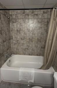 Empress Inn and Suites by the Falls