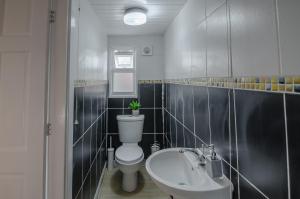 Ensuite Studio with Kitchenette Dudley DY2