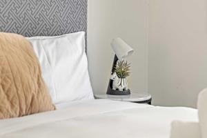 Convenient 2BR Nest in Liverpool - Stay with Ease