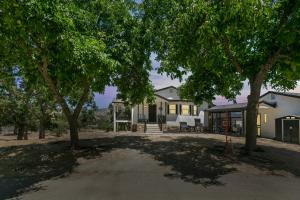 Desert Mountain Escape with Private Hot Tub home