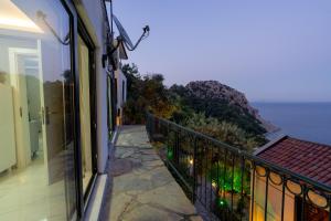 Boutique Apartment with Sea View in Turunç Crush House