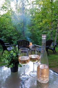 Le Geai Bleu - Waterfront Chalet with Spa