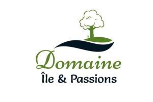 Le Pic-Bois - Waterfront Chalet with Spa