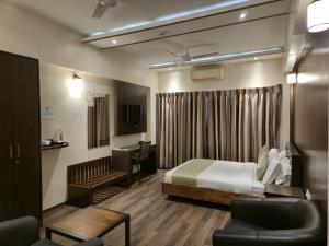 R D Hotels HSR