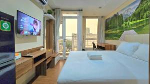 Studio Apartment JiExpo Kemayoran View -Min Stay 3 nights-