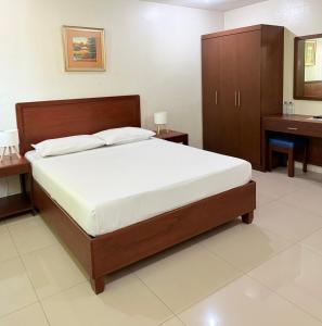 Joyce Apartelle San Juan