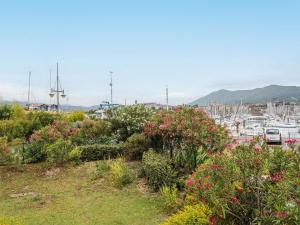 Appartements Appartement avec vue sur le port, parking, proche plage - FR-1-2-447 : photos des chambres