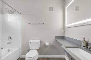 Cozy Retreat Near UT & Downtown