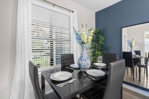 Cozy Retreat Near UT & Downtown