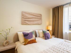 2 Bedroom for 4 guests Private in center of Sathorn