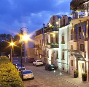 Blue Swan - Zwierzyniec