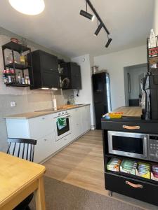 Cozy apartment for 5 near city