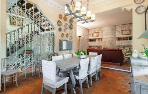 Beautiful Home In Baeza