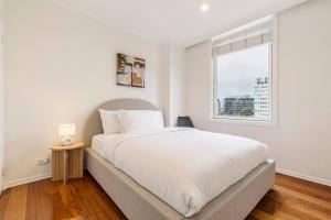 Cityscape Retreat - Modern Comfort near Yarra River