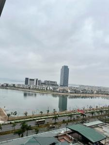 Căn hộ 65m2 2 phòng ngủ 3 Giường 2 phòng tắm riêng ở Hùng Thắng Hạ Long có bể bơi chung