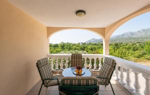 1 Bedroom Beautiful Apartment In Seline 