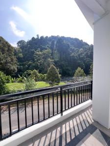 Lake Grove 17 near Tambun 4BR - 8 PAX