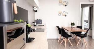 Jezerní apartmán s terasou a saunou v Lakepark Residence