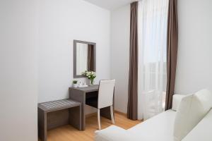 Sunny Resort apartment with seaview 1273