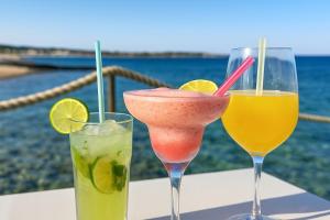 Sunny Resort apartment with seaview 1273