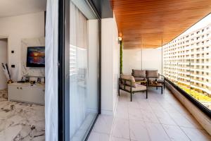 Elyse Blue Sea View by Casa del Mar