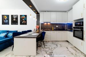 Elyse Blue Sea View by Casa del Mar