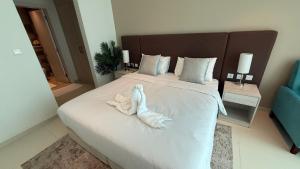 Highend Seven Palm 1BR Private Beach and Infinity Pool