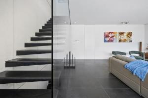 Small House - Award Winning Surry Hills