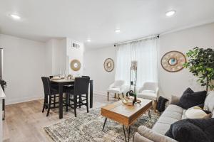 Stylish Boho Oasis Mins from Downtown Dallas