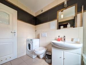 Pochyła Green Haven Apartment by BookingHost