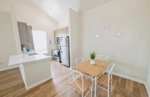 3 Bedroom Luxury Condo with Resort Pool, Game Room, and Gym