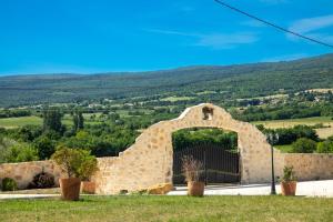 Le Sommet de la Tour, Vue, Calme et Chevaux
