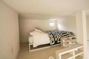 SCS203, 20 mins to Skytree, 30 mins to Ueno and Ginza