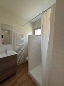 Hotels Cit'hotel Le Chris'tel hotel et restaurant : photos des chambres