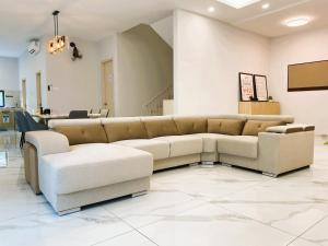 Hillside Loft 4Bed5Bath1King5Queen1SofaBed 16pax - 3hvězdičkové hotely ve městě Seremban