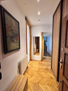 Niecała Twelve - Old Town Hideaway