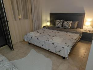 The Cliff apartment - free parking