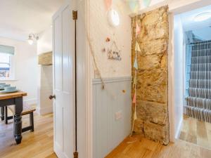 3 Bed in Robin Hoods Bay 89568