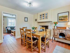 3 Bed in Baslow PK908