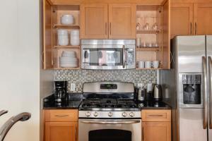Clarendon 1br w pool nr restaurants bars WDC-799