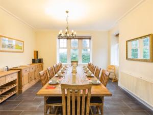 5 Bed in Brodick CA016