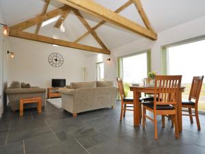 2 bed in St Davids 42280