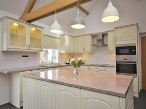 2 bed in St Davids 42280