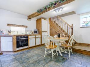 2 Bed in Longnor 78661