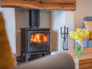 2 bed property in Backbarrow Lake District SZ393