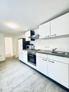 Very Spacious Apartment for up to 7P with Great Location