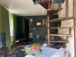 Sejours a la campagne Gite Moulin des Arts : Chambre Lit Queen-Size - Vue sur Jardin