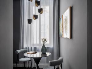 Golden House Vatican - Rienzo