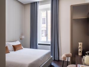 Golden House Vatican - Rienzo